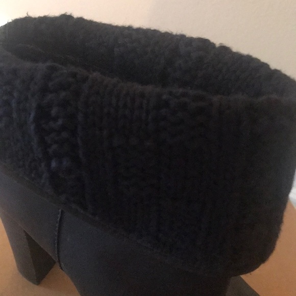 UGG Boots - Picture 4 of 7